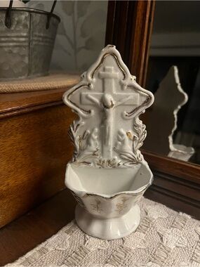 NO BRAND Vintage Antique French Vieux Paris Ceramic Holy Water Font White Gold